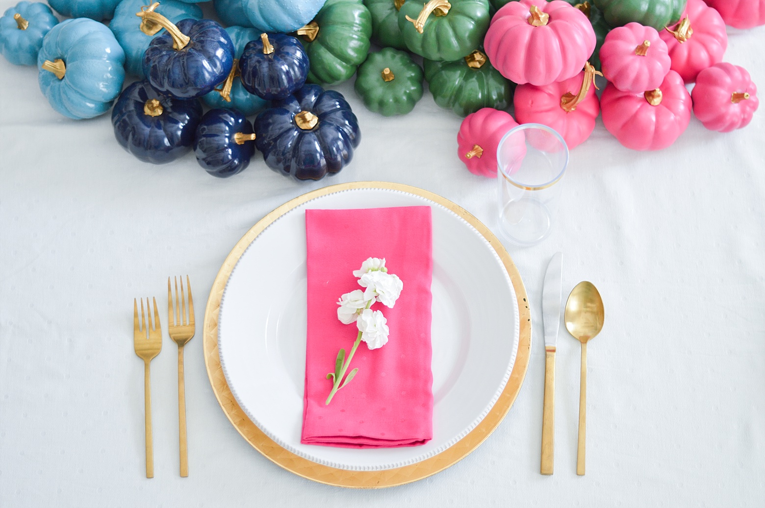 Colorful Fall Dining Toom Table Decor with pink, navy, blue and green details